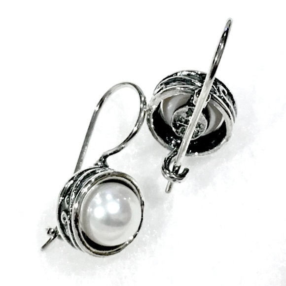 SILPADA MODERN FAIRYTALE Pearl and Silver Earrings - Picture 4 of 7